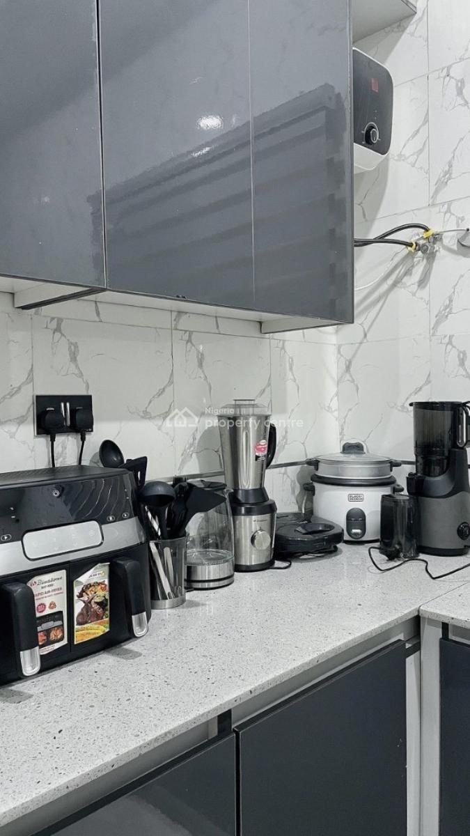 Beautiful City View Two  Bedroom Apartment with Swimming Pool, Gy, Lekki Phase 1, Lekki, Lagos, Flat / Apartment Short Let