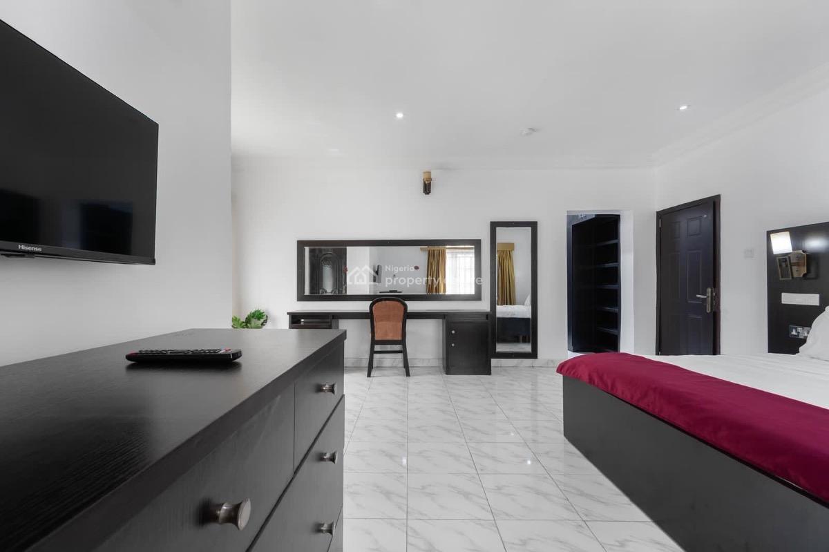 Beautiful City View Three  Bedroom Apartment with Swimming Pool, Gy, Lekki Phase 1, Lekki, Lagos, Flat / Apartment Short Let