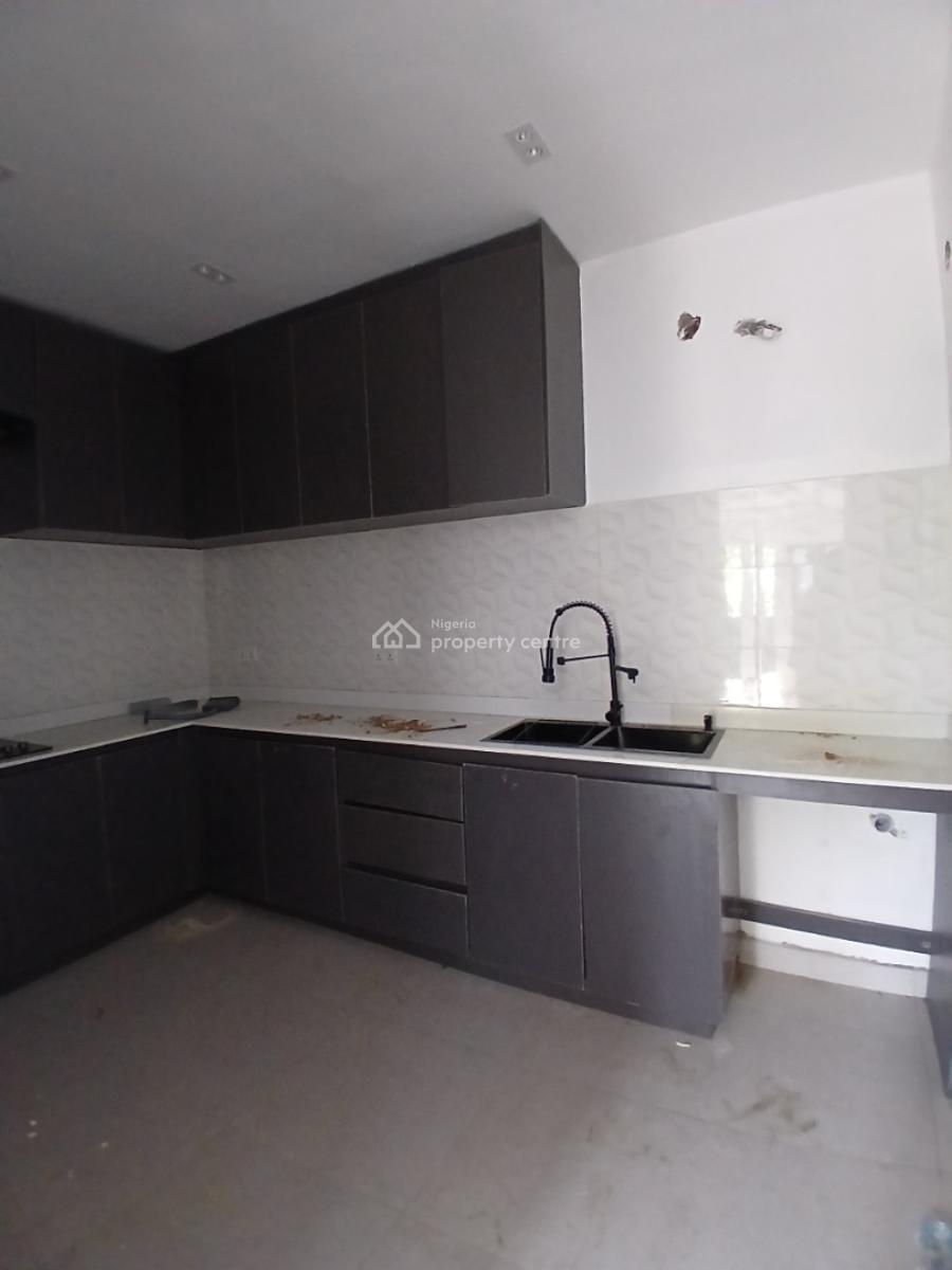 2 Bedroom En-suite Serviced Flat with 24/7 Power Supply, Fitted Kitche, Ikate, Lekki, Lagos, Flat / Apartment for Rent