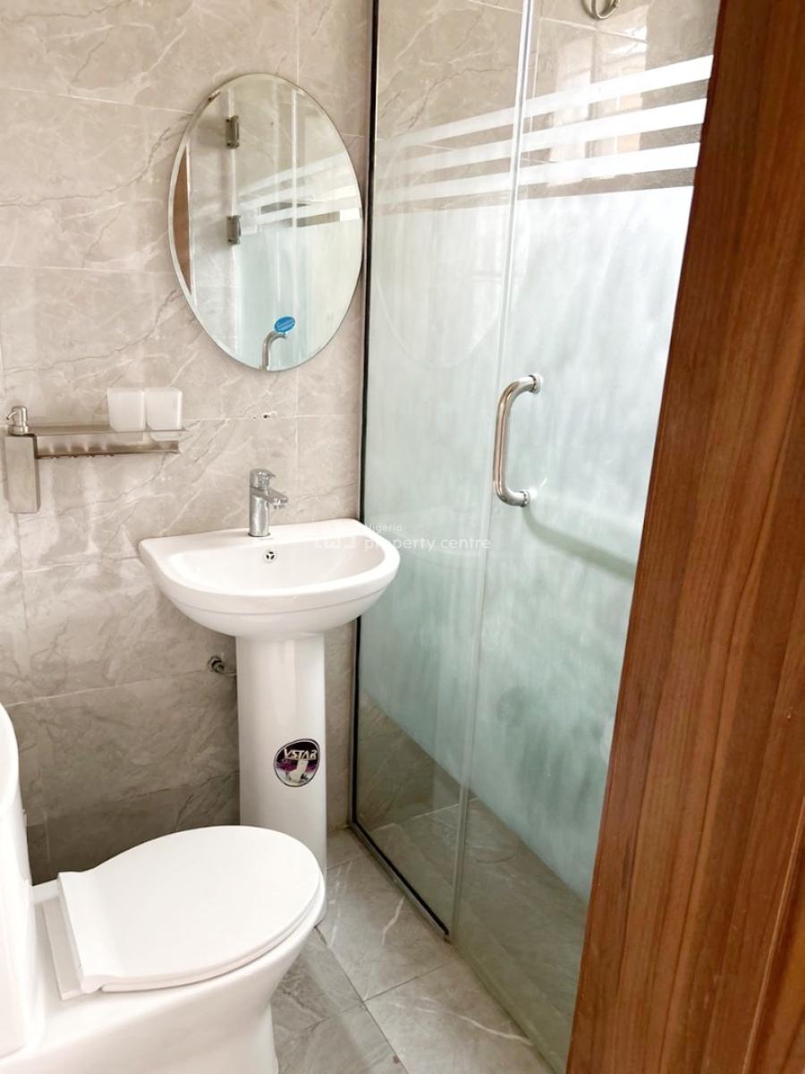 Luxury 3 Bedroom Flat, Gra Phase 2, Magodo, Lagos, Flat / Apartment for Rent