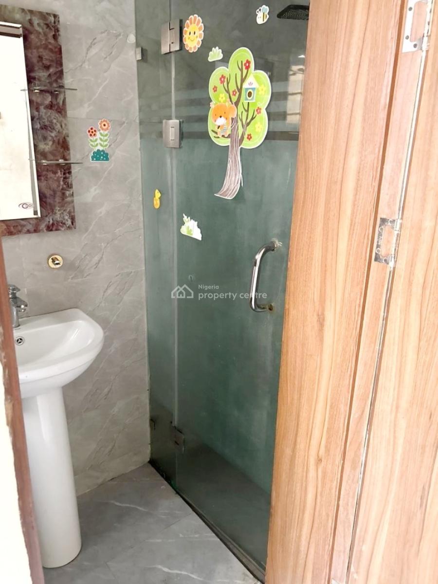 Luxury 3 Bedroom Flat, Gra Phase 2, Magodo, Lagos, Flat / Apartment for Rent