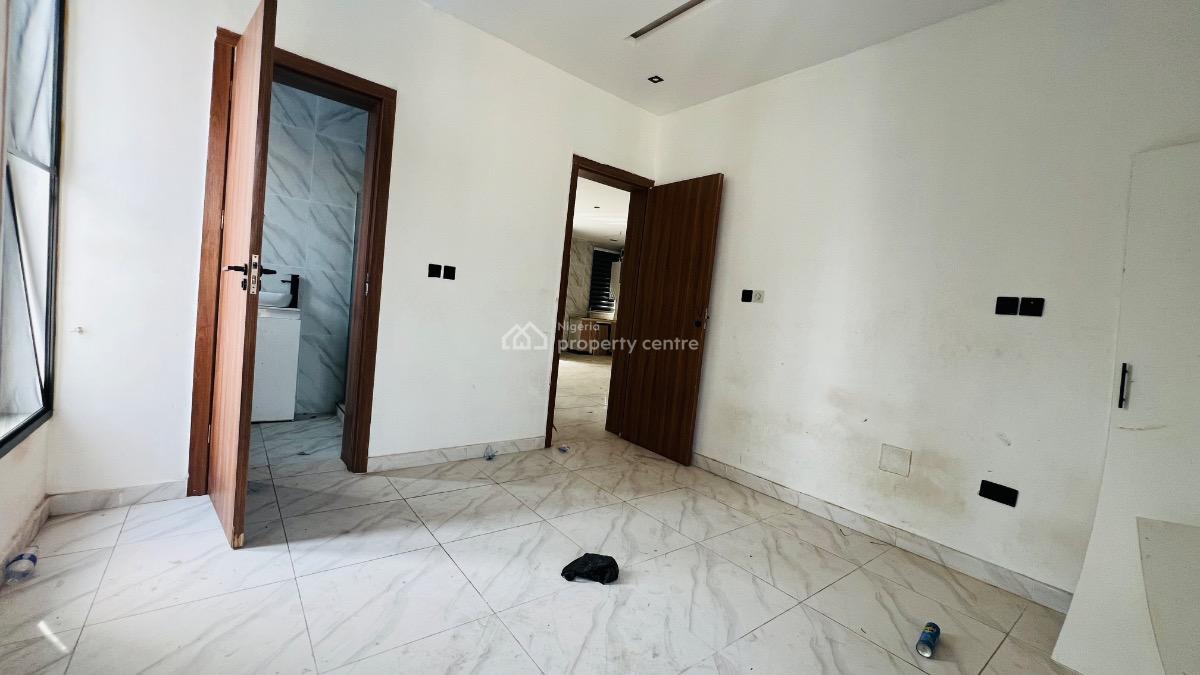 Well Built 2bedroom Apartment, Ologolo, Lekki, Lagos, Flat / Apartment for Rent