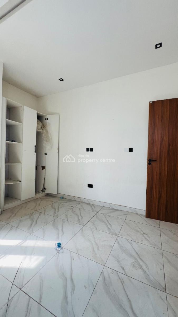 Well Built 2bedroom Apartment, Ologolo, Lekki, Lagos, Flat / Apartment for Rent