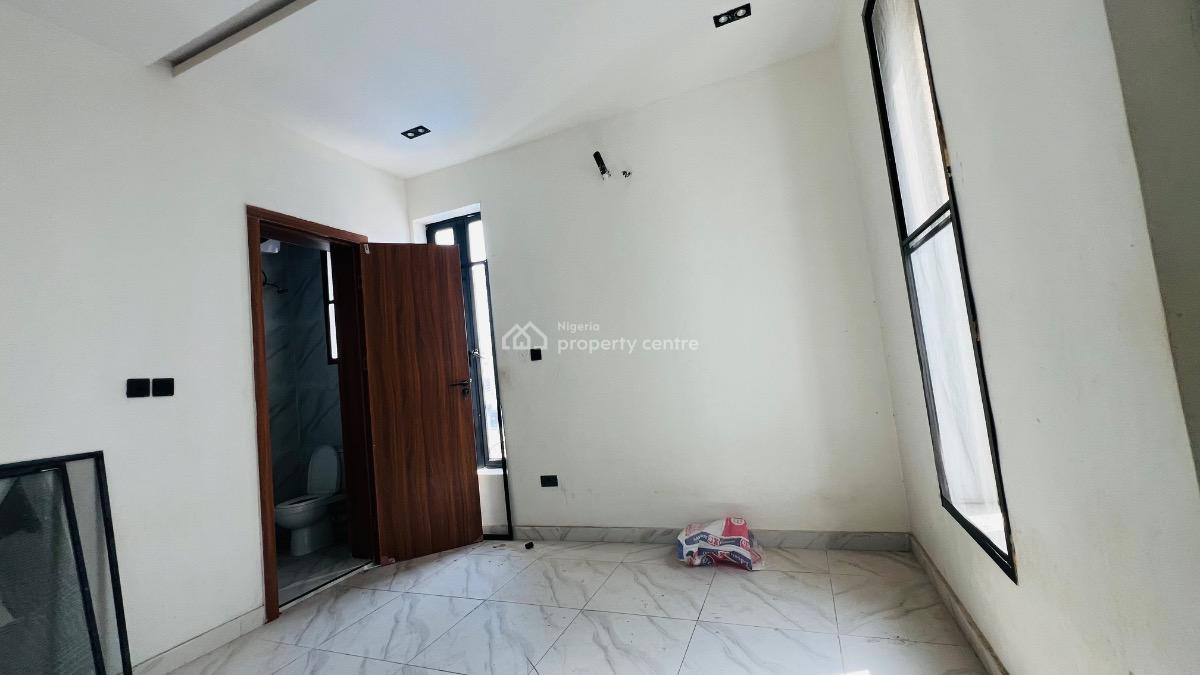 Well Built 2bedroom Apartment, Ologolo, Lekki, Lagos, Flat / Apartment for Rent