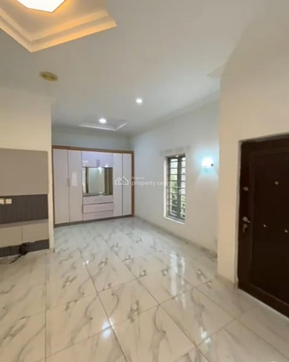 Large and Spacious Masters Bedroom Inside a Shared Duplex, Coleman Nwafor Estate Orchid Road, Lekki, Lagos, Self Contain (single Rooms) for Rent
