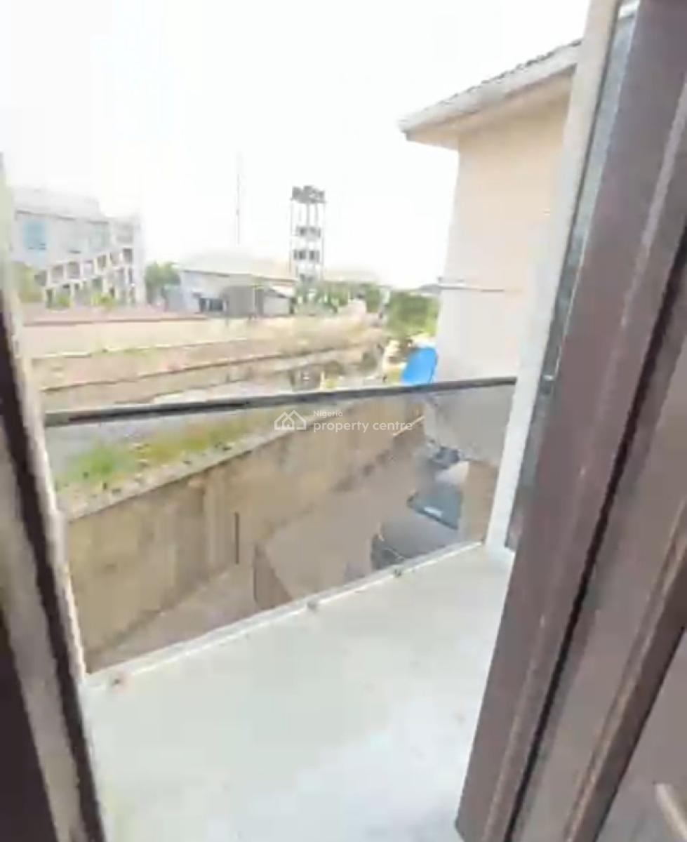 Large and Spacious Masters Bedroom Inside a Shared Duplex, Coleman Nwafor Estate Orchid Road, Lekki, Lagos, Self Contain (single Rooms) for Rent