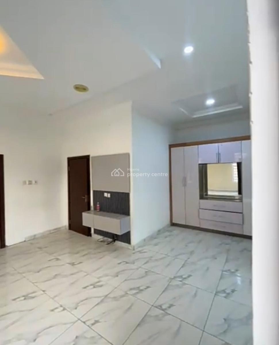 Large and Spacious Masters Bedroom Inside a Shared Duplex, Coleman Nwafor Estate Orchid Road, Lekki, Lagos, Self Contain (single Rooms) for Rent