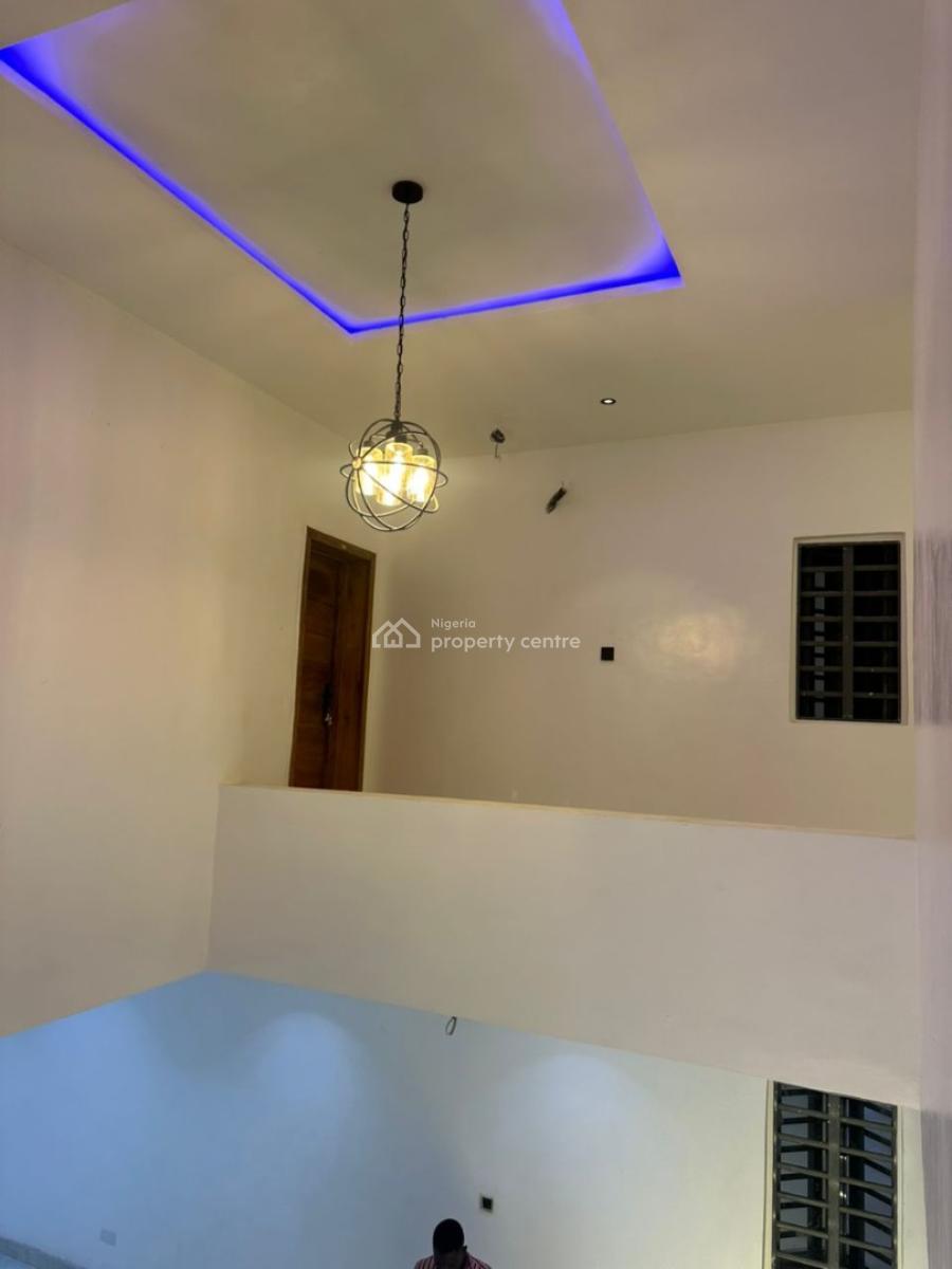 6 Bedrooms Fully Detached Duplex at Magodo Gra Phase 2 Shangisha, Off Bashiru Shittu Avenue, Gra Phase 2, Magodo, Lagos, Detached Duplex for Sale