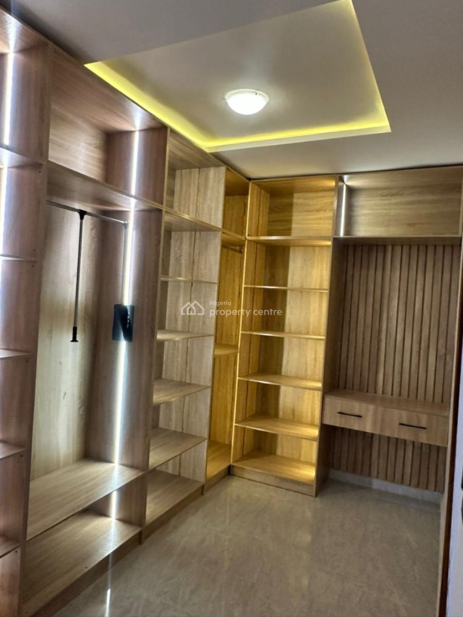 6 Bedrooms Fully Detached Duplex at Magodo Gra Phase 2 Shangisha, Off Bashiru Shittu Avenue, Gra Phase 2, Magodo, Lagos, Detached Duplex for Sale