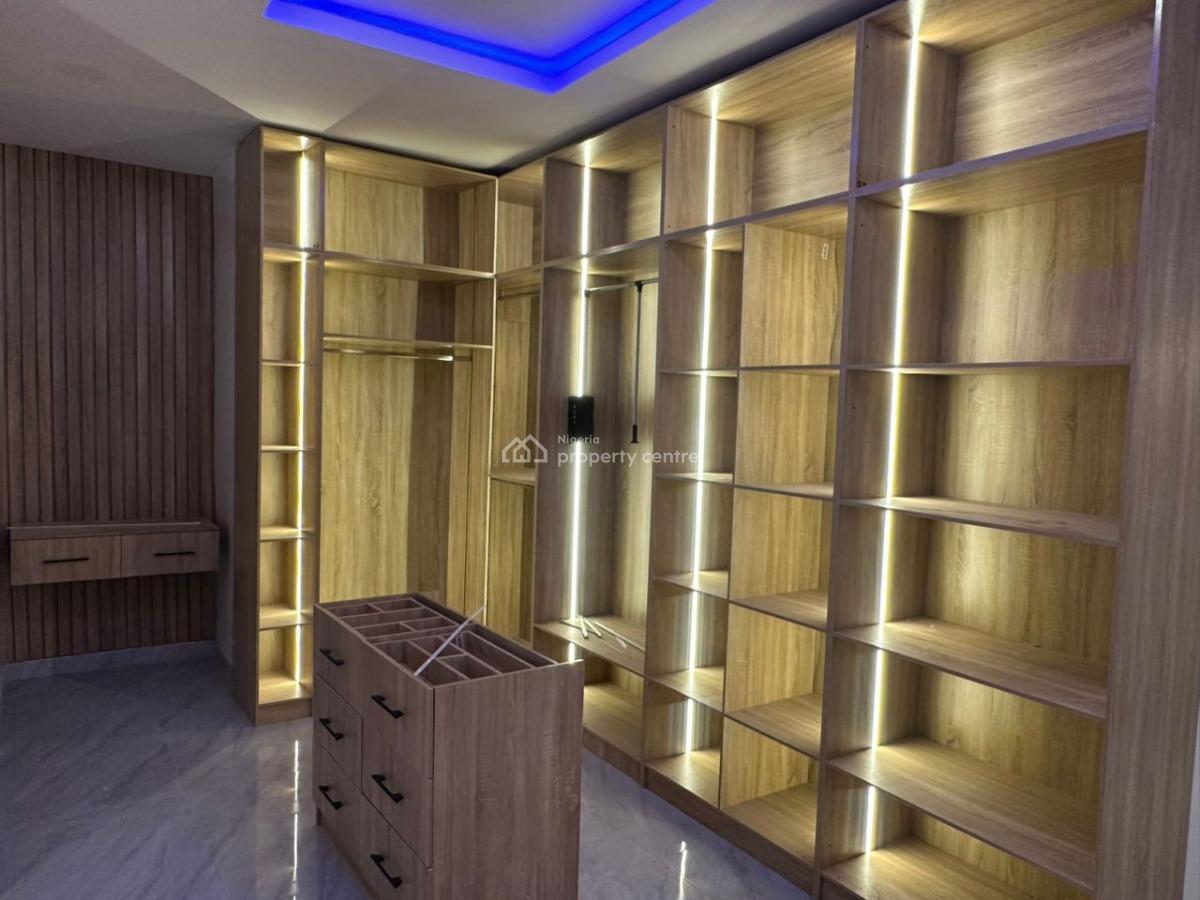 6 Bedrooms Fully Detached Duplex at Magodo Gra Phase 2 Shangisha, Off Bashiru Shittu Avenue, Gra Phase 2, Magodo, Lagos, Detached Duplex for Sale