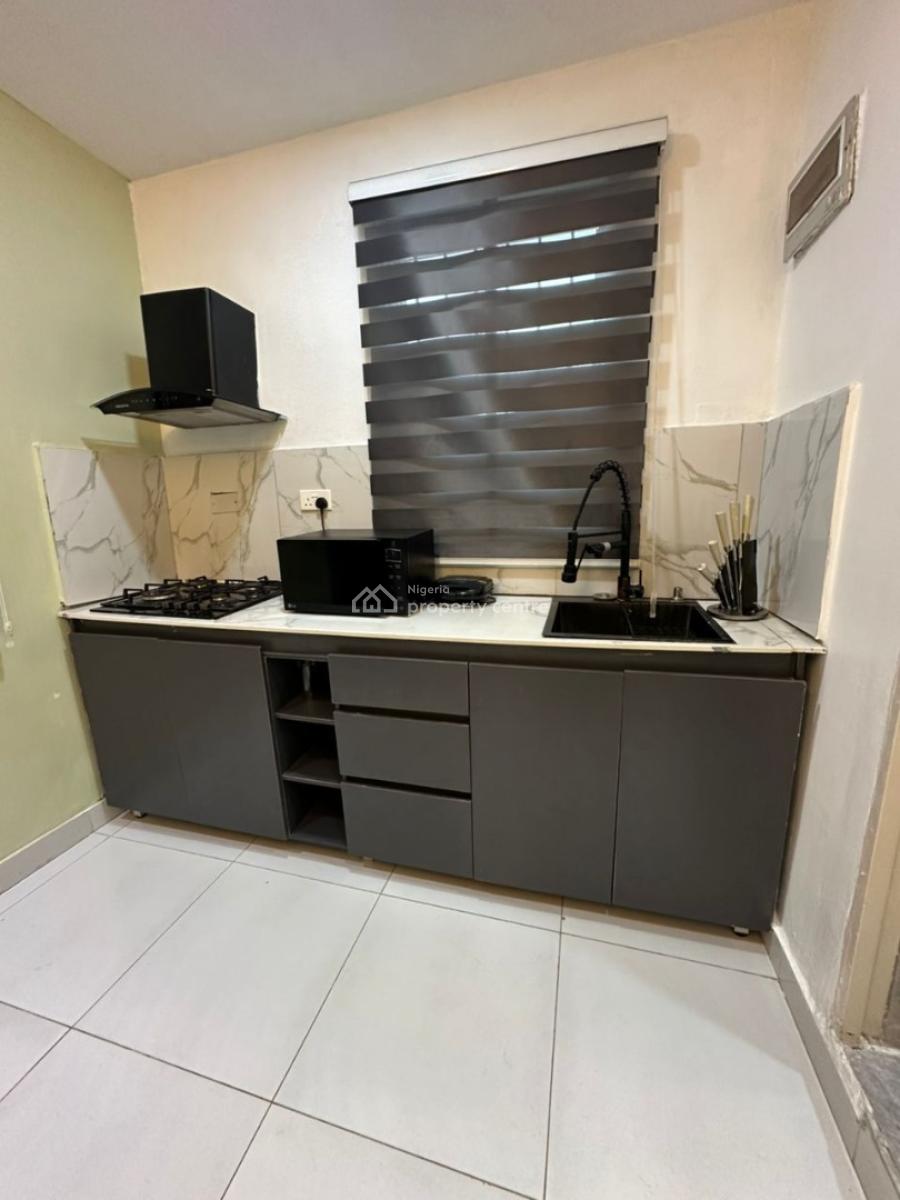 Fully Furnished and Serviced One Bedroom Apartment with 24hrs Light, Off Admiralty, Lekki Phase 1, Lekki, Lagos, Flat / Apartment for Rent