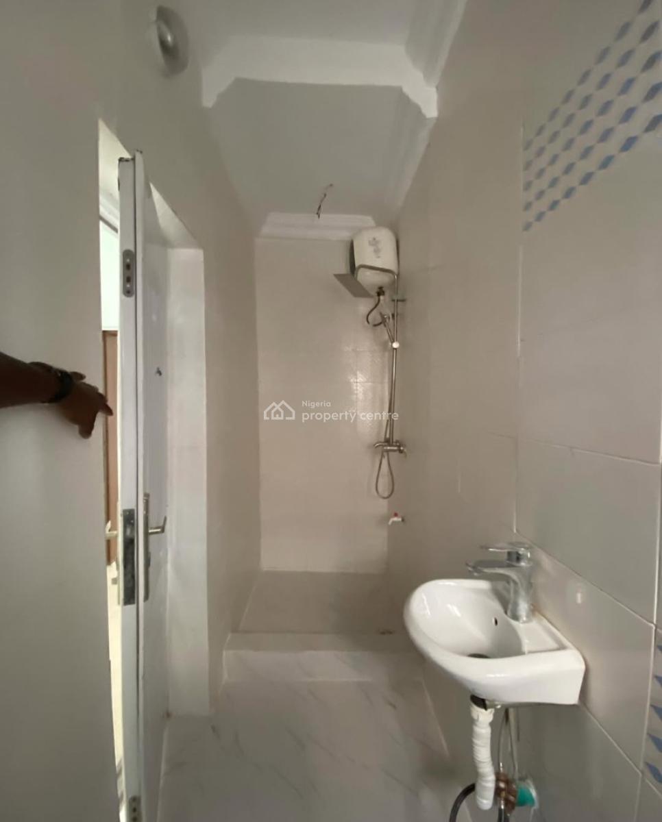 2 Bedroom En-suite Well-finished Flat with Fitted Kitchen Cabinets/hea, Oniru, Victoria Island (vi), Lagos, Flat / Apartment for Rent