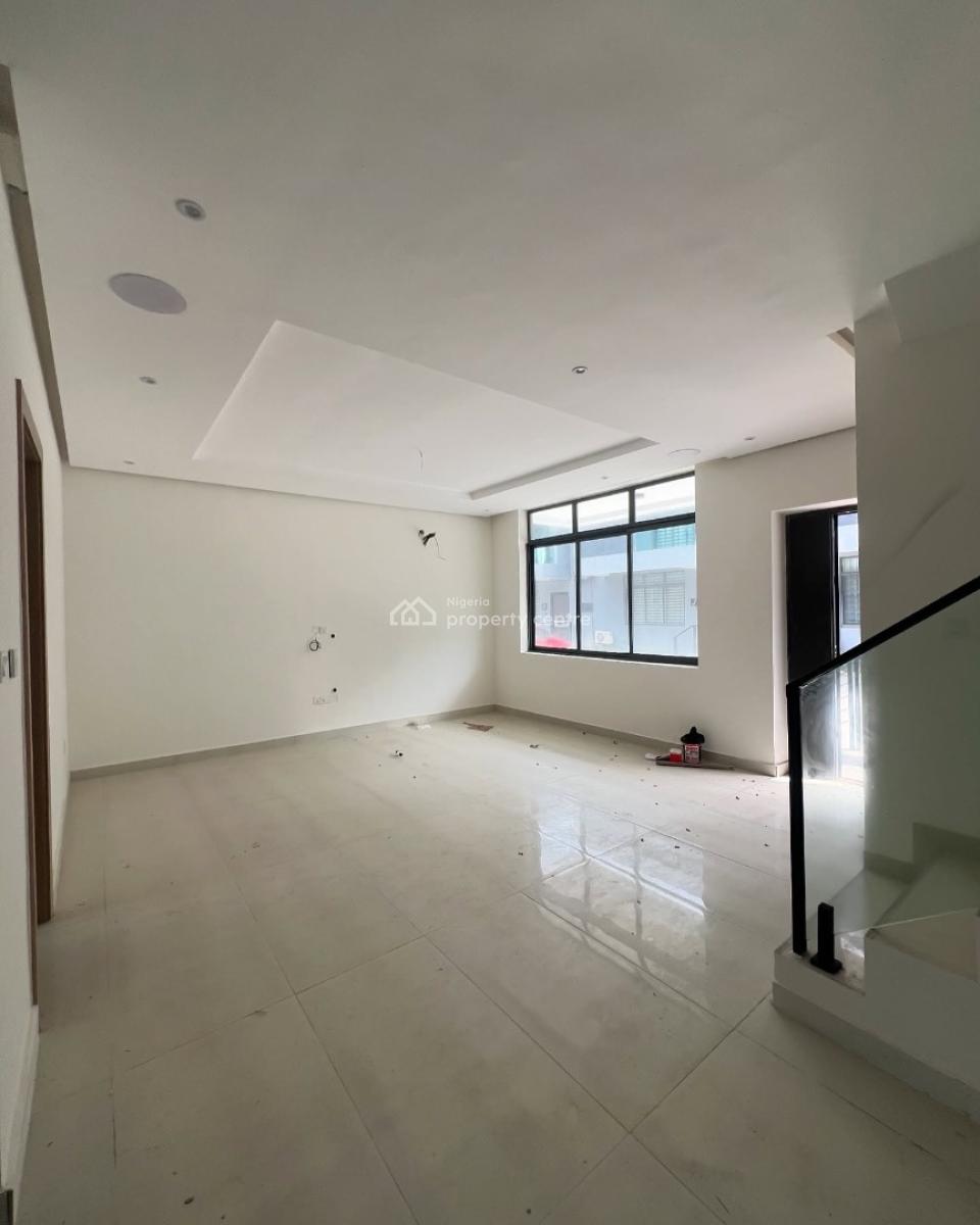 Spacious 4 Bedroom Terrace Duplex with En-suite Rooms, New Road, Lekki, Lagos, Terraced Duplex for Rent