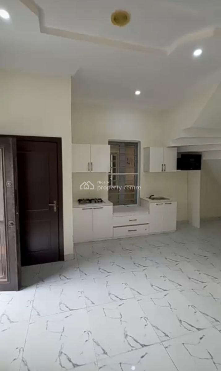 Downstairs and Spacious Mini Flat with Open Plan Kitchen { Video}, Coleman Nwafor Estate Orchid Road, Lekki, Lagos, Mini Flat (room and Parlour) for Rent
