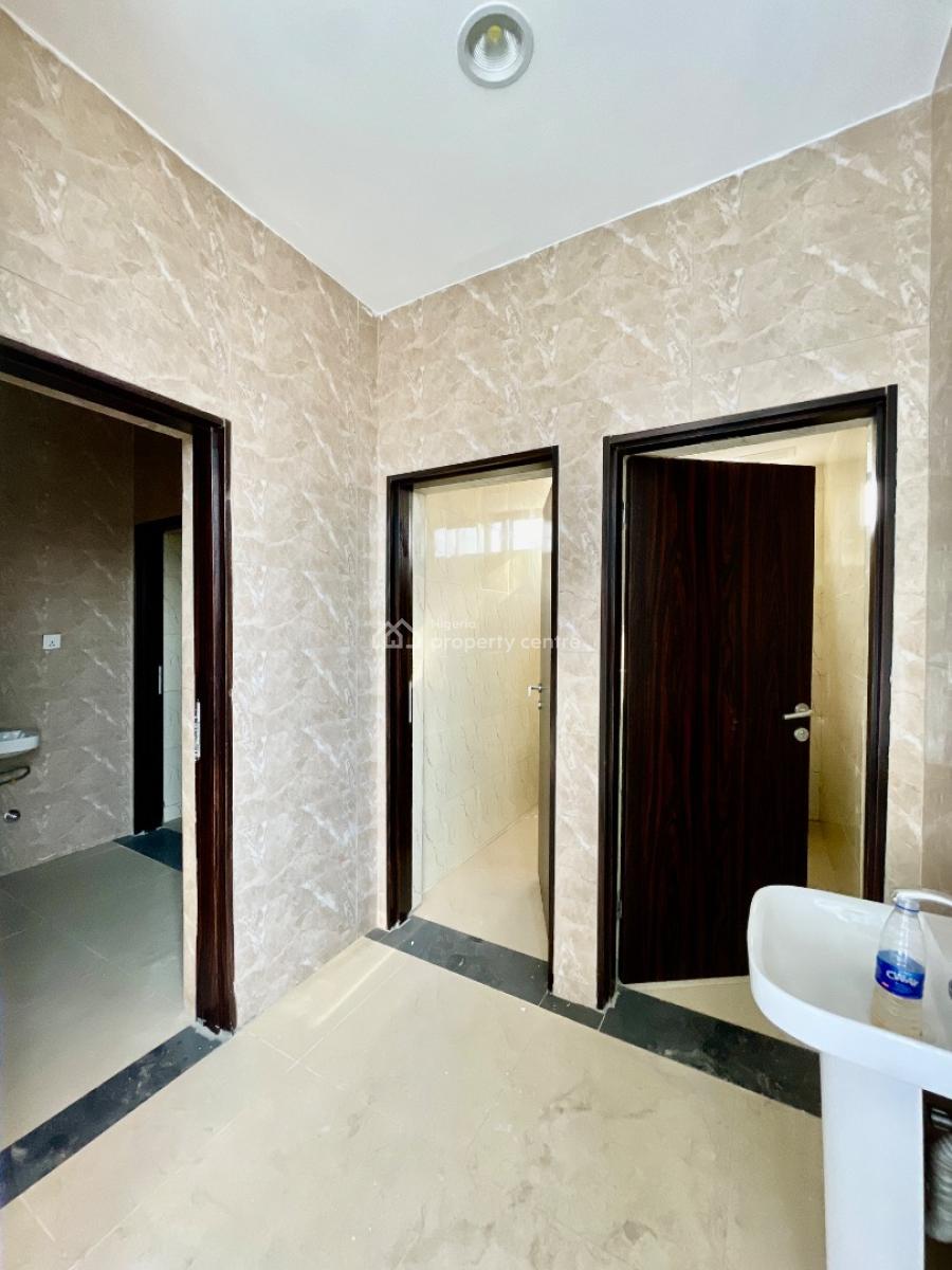 Solidly Built Mall / Plaza, Dawaki, Gwarinpa, Abuja, Plaza / Complex / Mall for Sale