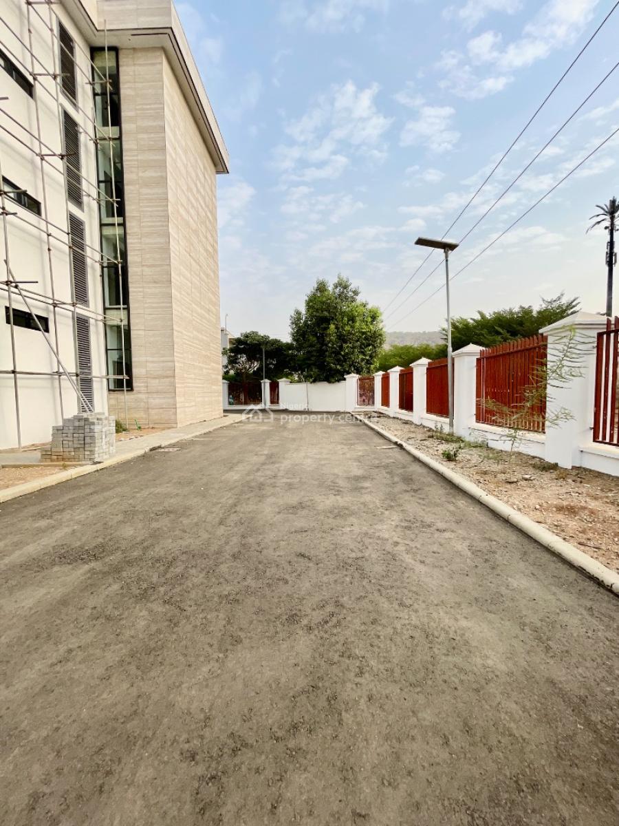 Solidly Built Mall / Plaza, Dawaki, Gwarinpa, Abuja, Plaza / Complex / Mall for Sale