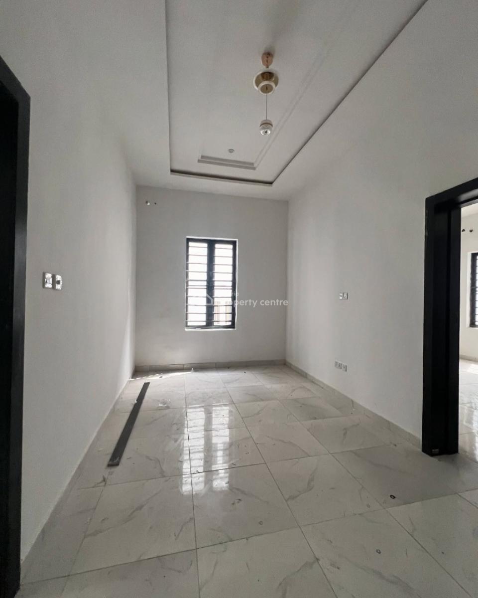 4 Bedroom Terrace Duplex with En-suite Rooms, New Road, Lekki, Lagos, Terraced Duplex for Rent