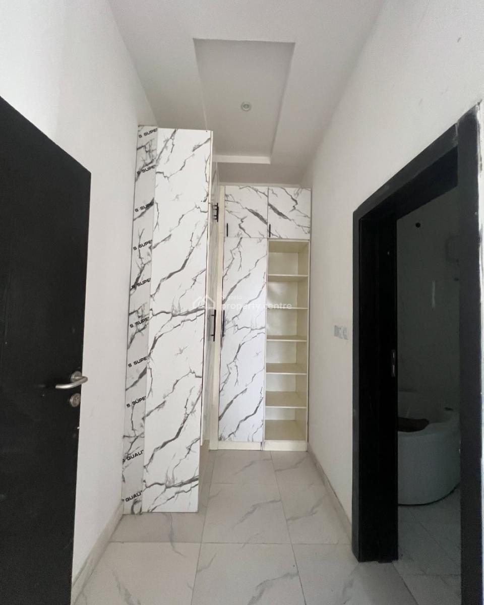 4 Bedroom Terrace Duplex with En-suite Rooms, New Road, Lekki, Lagos, Terraced Duplex for Rent