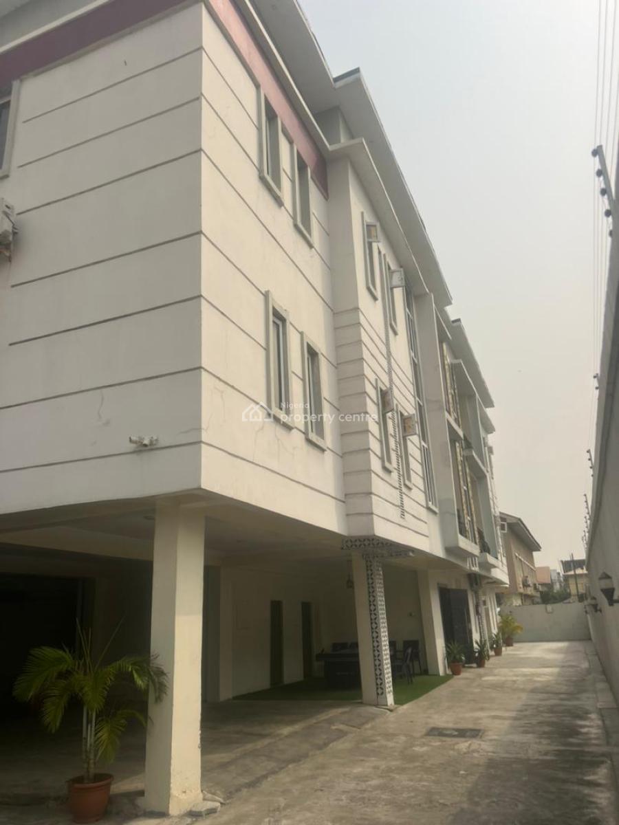 4 Unit 2 Bedroom and 2 Unit of 1 Bedroom Apartments, Lekki Phase 1, Lekki, Lagos, Flat / Apartment for Sale
