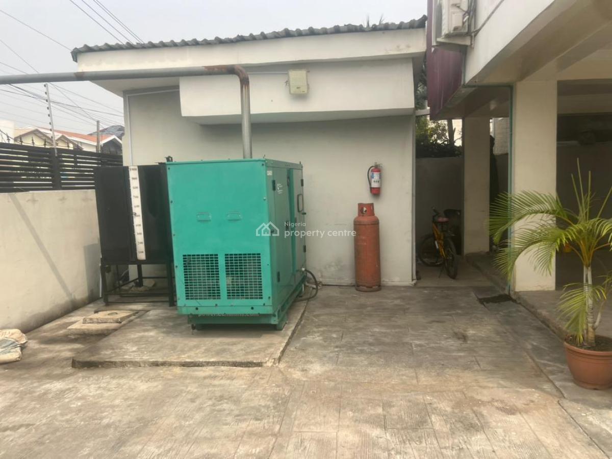 4 Unit 2 Bedroom and 2 Unit of 1 Bedroom Apartments, Lekki Phase 1, Lekki, Lagos, Flat / Apartment for Sale