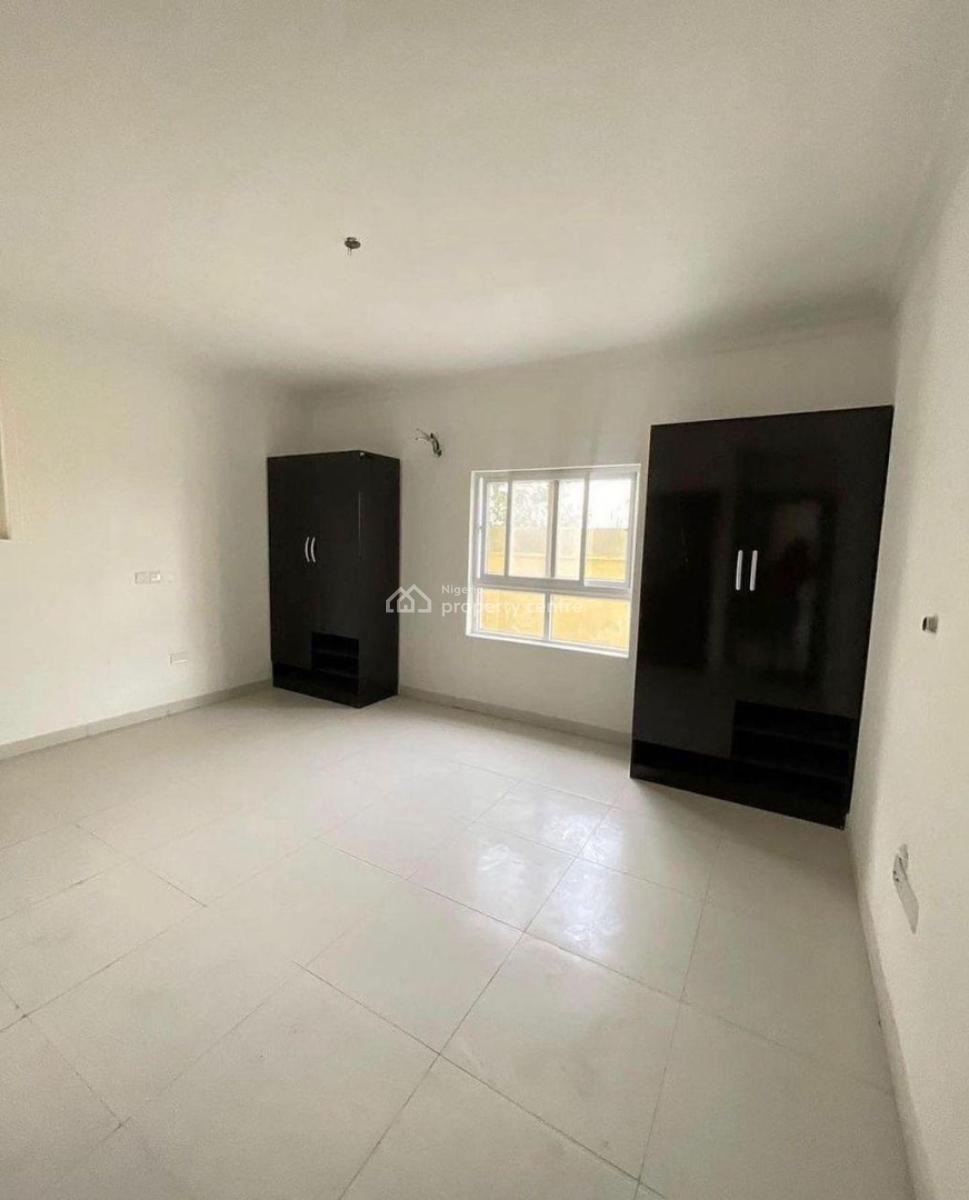 Spacious 3-bedroom Apartment Located Within a Secure Gated Estate, Osapa, Lekki, Lagos, Flat / Apartment for Sale
