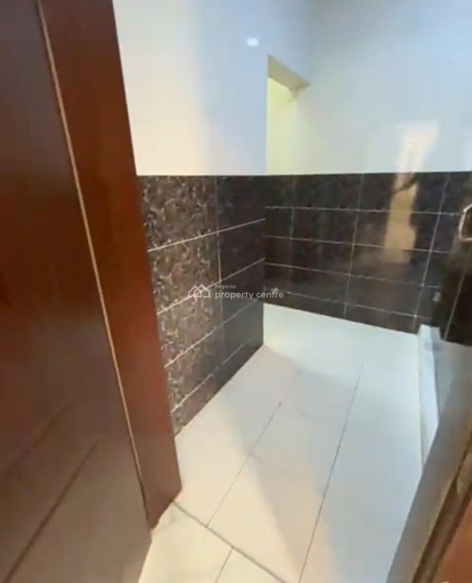 Large and Spacious Masters Bedroom in a Shared Duplex{ Video}, Coleman Nwafor Estate Orchid Road, Lekki, Lagos, Self Contain (single Rooms) for Rent