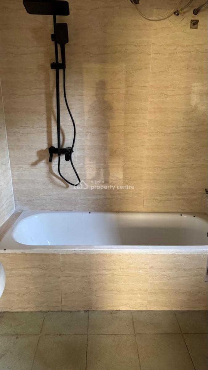 Well-maintained 6 Units of 3 Bedroom Apartments, Maitama District, Abuja, Flat / Apartment for Rent