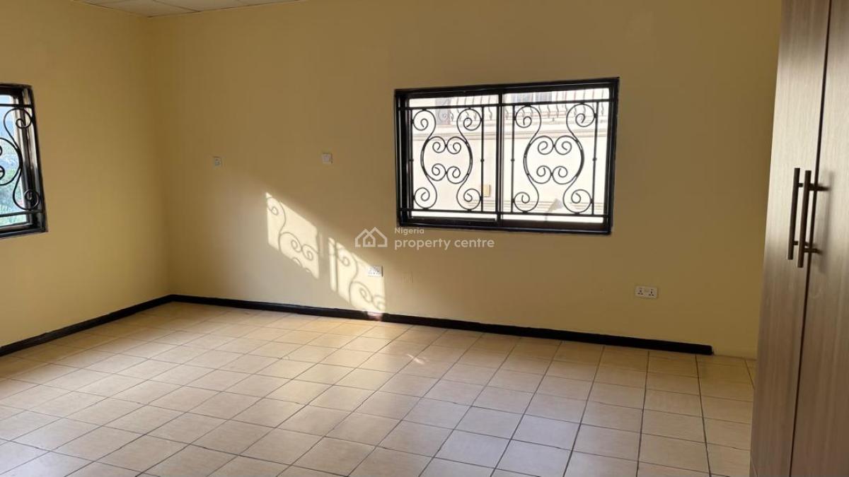 Well-maintained 6 Units of 3 Bedroom Apartments, Maitama District, Abuja, Flat / Apartment for Rent