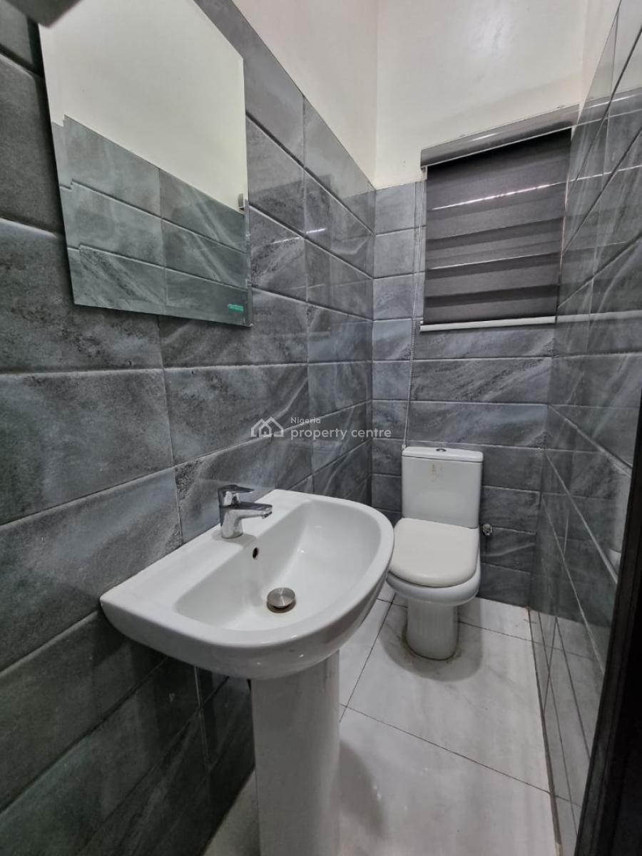 Well Maintained 3 Bedroom Duplex with a Bq and Staff Room, Ikate Elegushi, Lekki, Lagos, Terraced Duplex for Sale