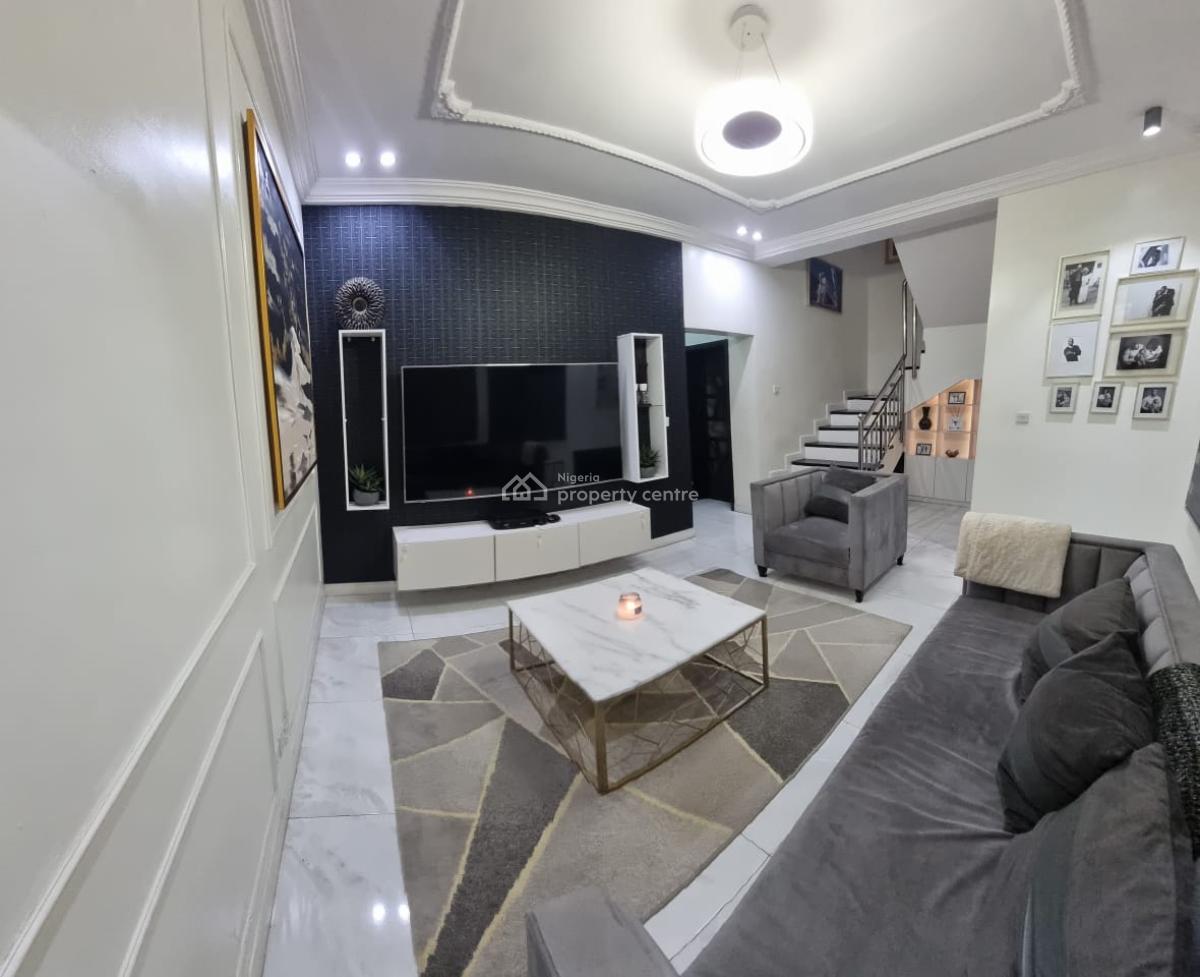 Well Maintained 3 Bedroom Duplex with a Bq and Staff Room, Ikate Elegushi, Lekki, Lagos, Terraced Duplex for Sale