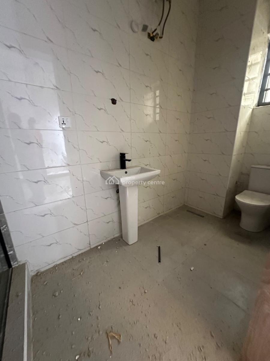 Specious 2 Bedroom Flat, Ologolo, Lekki, Lagos, Flat / Apartment for Rent