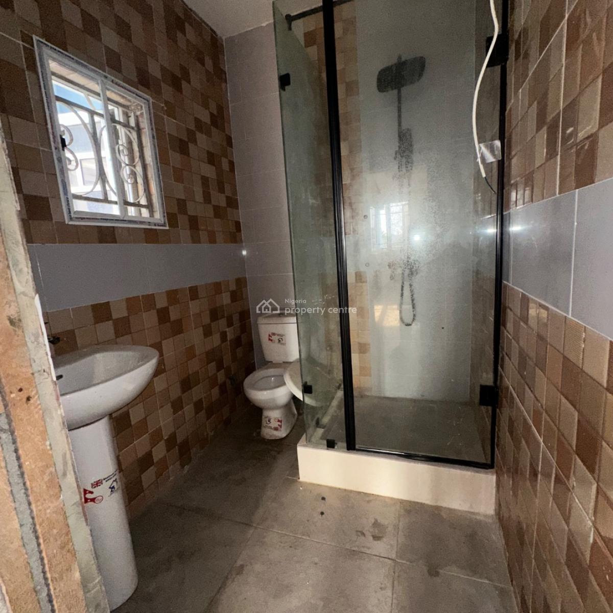 Specious 2 Bedroom Apartment, Ologolo, Lekki, Lagos, Flat / Apartment for Rent