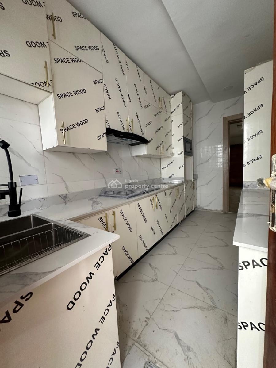 Specious 3 Bedroom Flat, Ologolo, Lekki, Lagos, Flat / Apartment for Rent