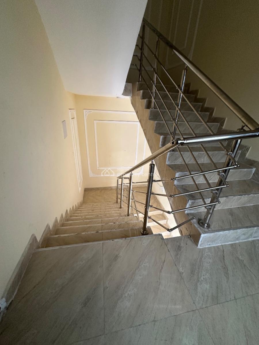 Specious 3 Bedroom Flat, Ologolo, Lekki, Lagos, Flat / Apartment for Rent