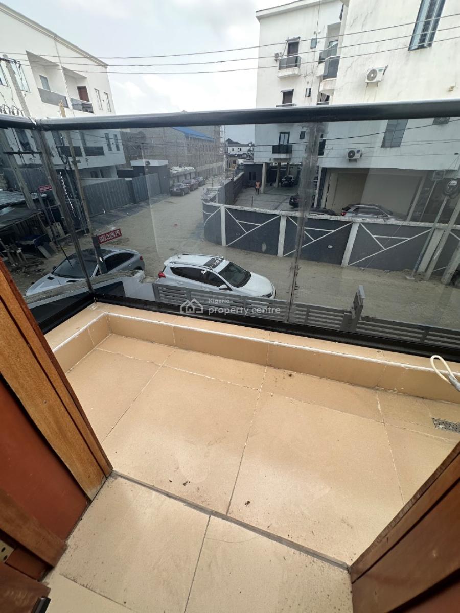 Specious 3 Bedroom Flat, Ologolo, Lekki, Lagos, Flat / Apartment for Rent