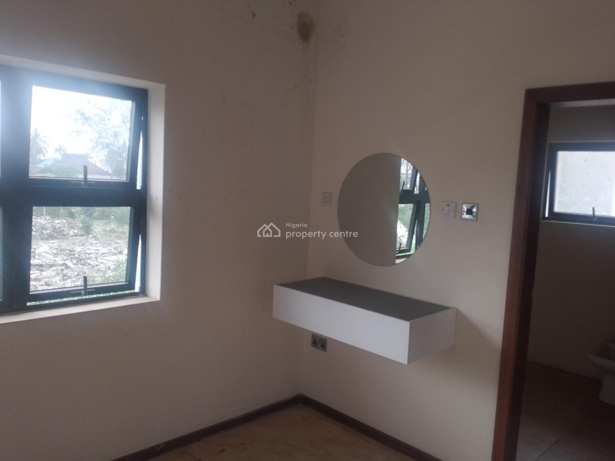 Tastefully Finished  8 Bedrooms Duplex + 2 Room Bq, Gra Ikeja, Ikeja, Lagos, Detached Duplex for Rent