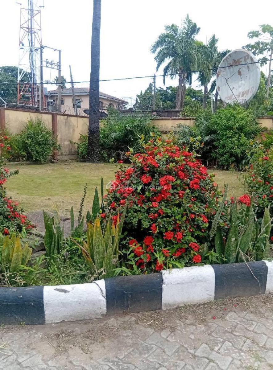 a Building of 1unit of 5bedroom with 2big Palour and 4bq, Gra, Apapa, Lagos, Detached Duplex for Sale