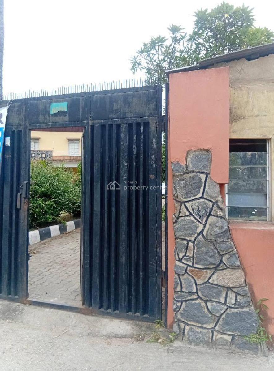 a Building of 1unit of 5bedroom with 2big Palour and 4bq, Gra, Apapa, Lagos, Detached Duplex for Sale