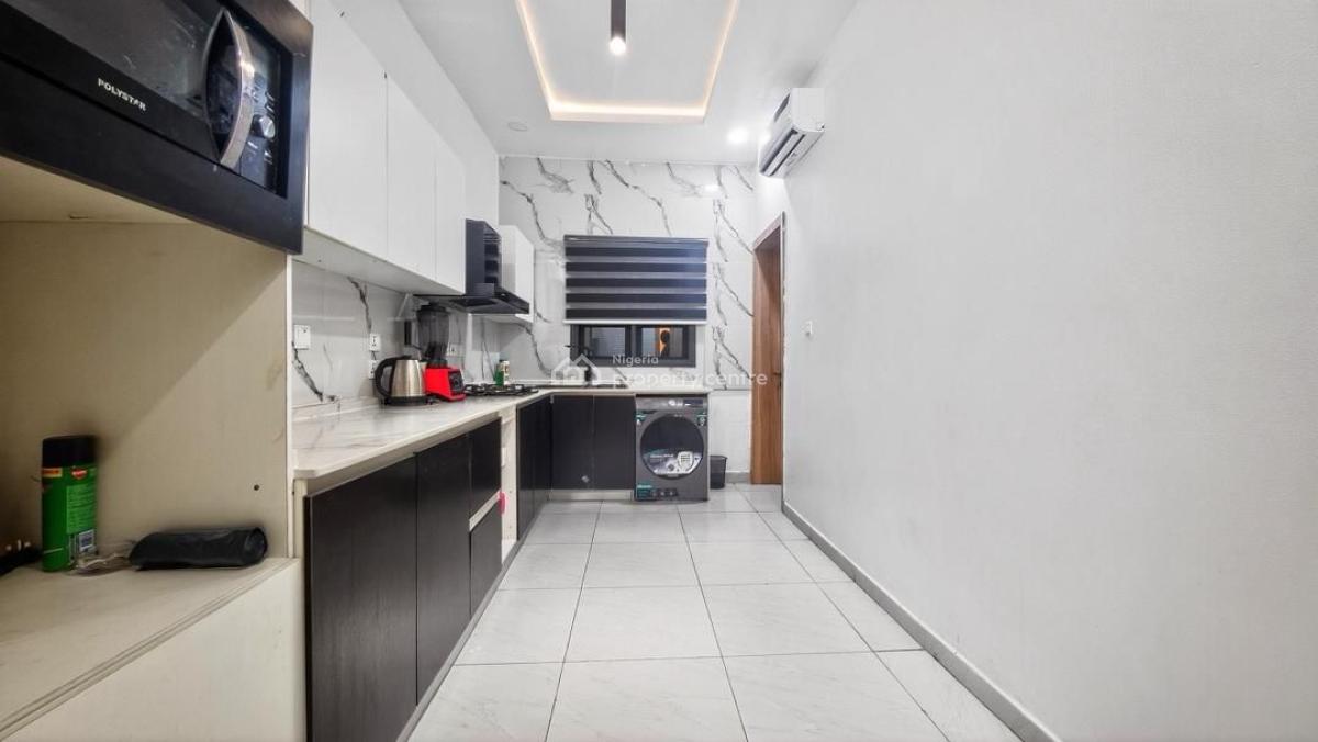 2 Bedroom with Rooftop Swimming Pool and Gym, Off Wole Olateju Cresent, Lekki Phase 1, Lekki, Lagos, Flat / Apartment Short Let