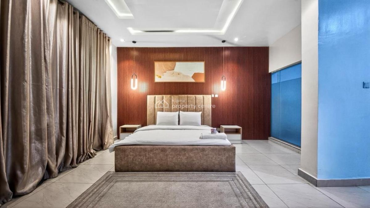 2 Bedroom with Rooftop Swimming Pool and Gym, Off Wole Olateju Cresent, Lekki Phase 1, Lekki, Lagos, Flat / Apartment Short Let