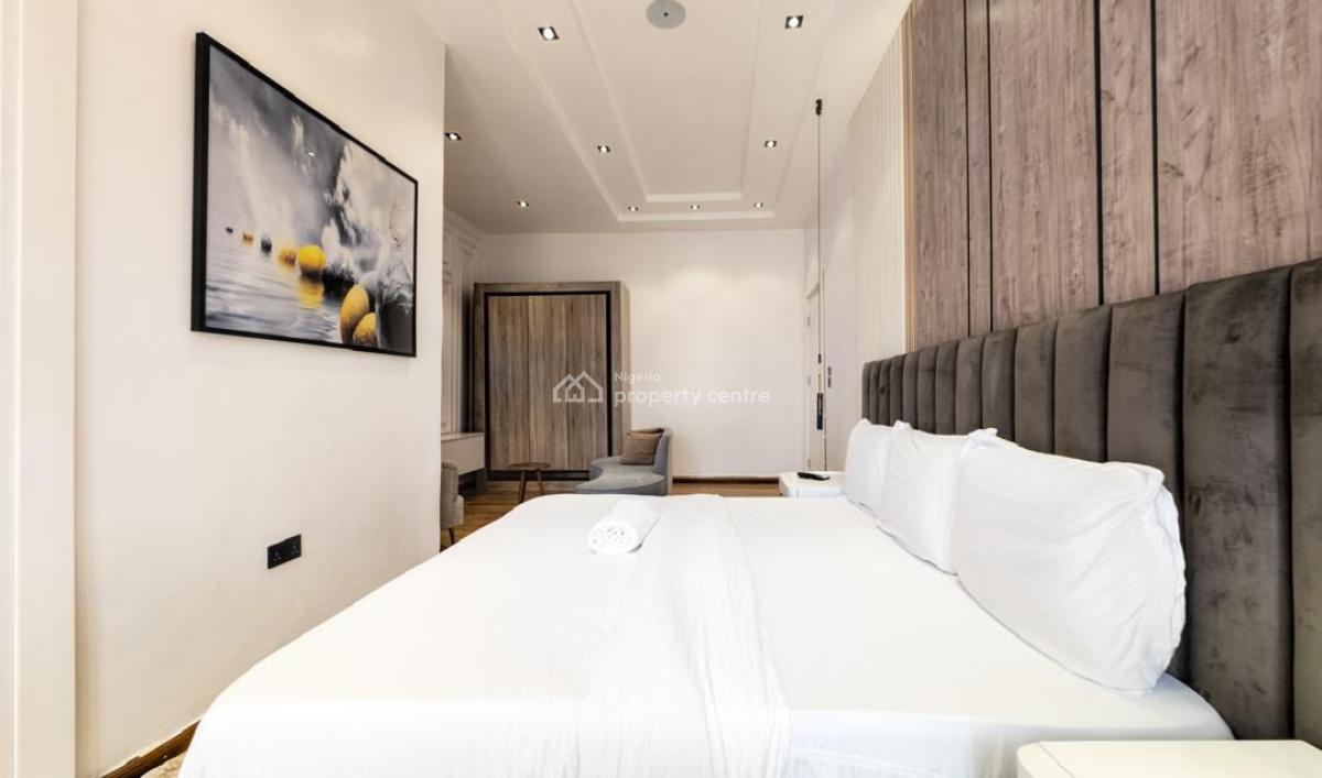 Fully Furnished 3-bedroom Pent Floor with Bq, Lekki Phase 1, Lekki, Lagos, Flat / Apartment for Rent