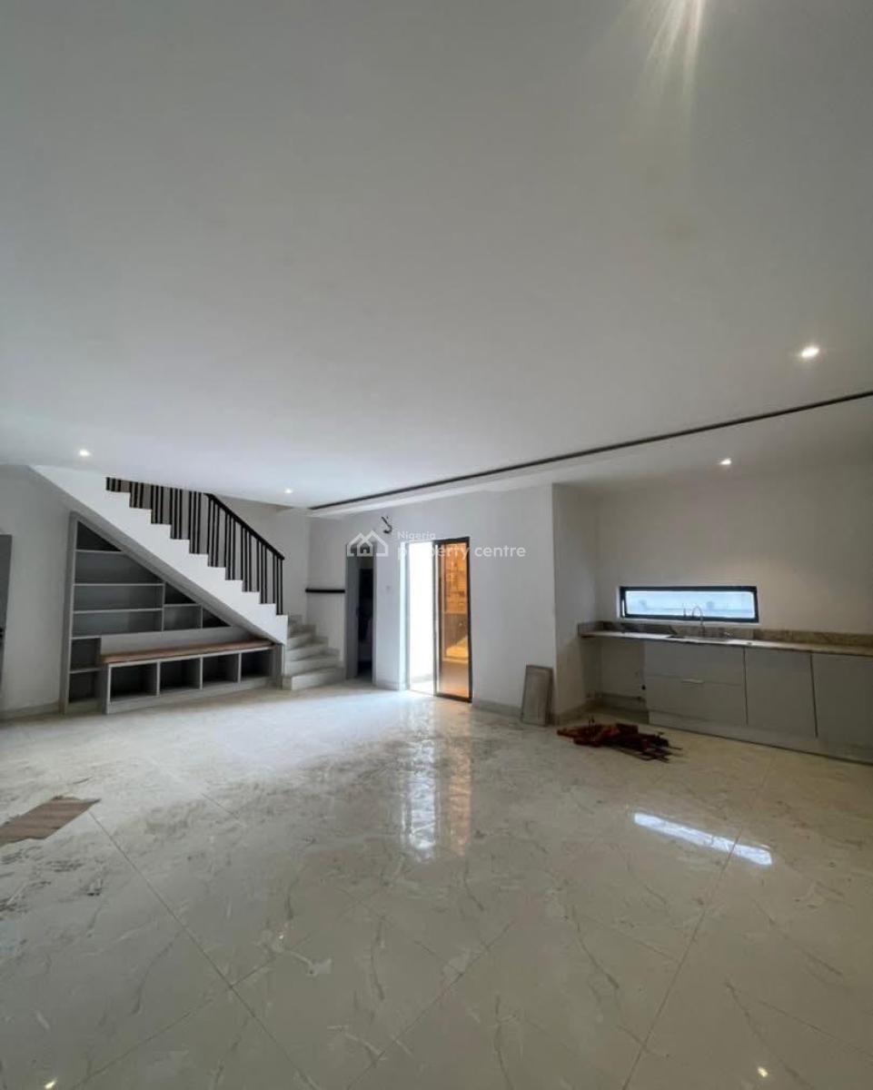 Stunning 2 Bedroom Maisonette Apartment, Off Freedom Way, Lekki Phase 1, Lekki, Lagos, Flat / Apartment for Sale