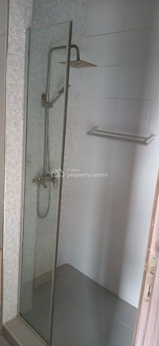 Spacious 2 Bedroom Flat in a Fully Serviced Building, Freedom Way, Lekki Phase 1, Lekki, Lagos, Flat / Apartment for Rent