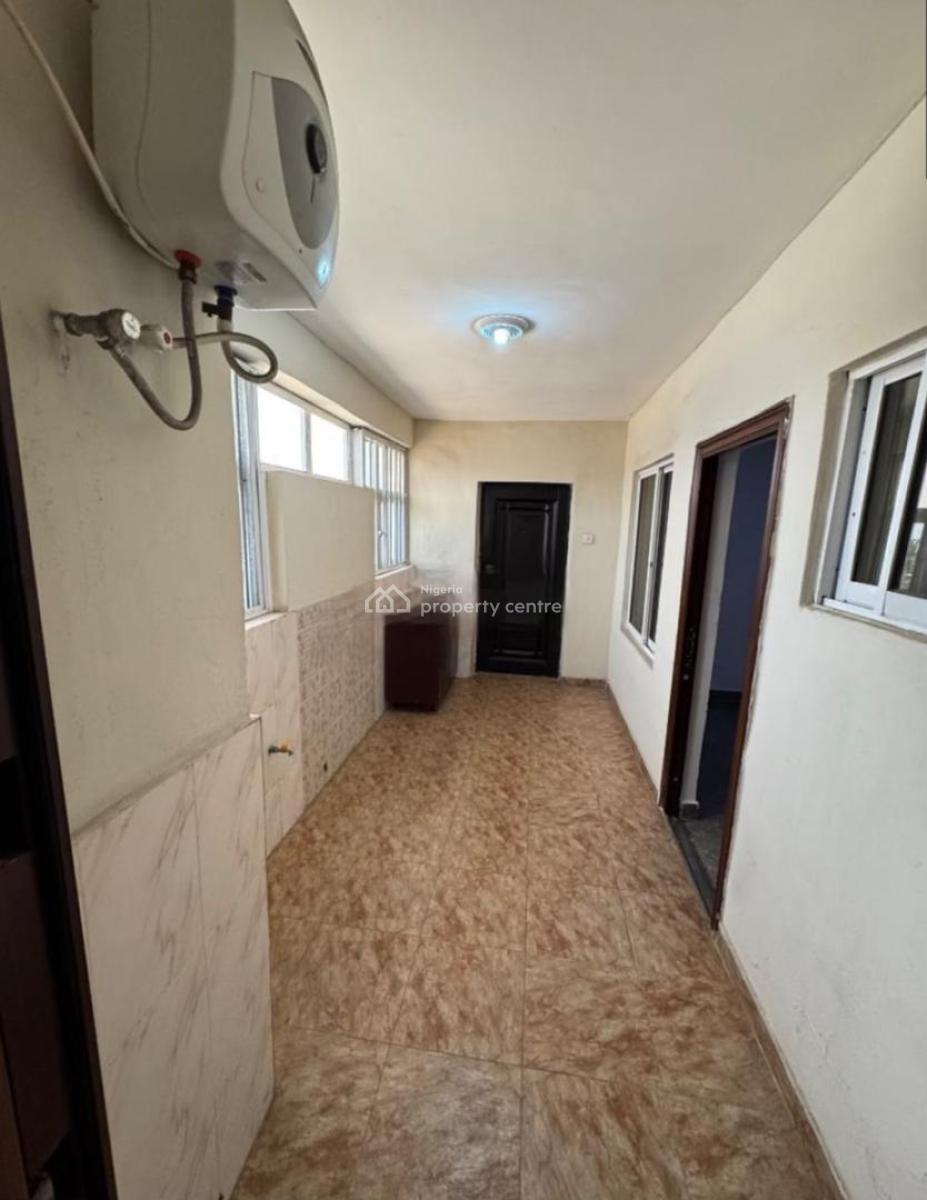 an Executive 3 Bedroom Serviced Apartment with Bq, Lekki Phase 1, Lekki, Lagos, Flat / Apartment for Rent