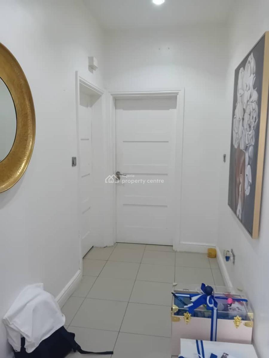 Luxury 3-bedroom Apartment, Lekki Phase 1, Lekki, Lagos, Flat / Apartment for Rent