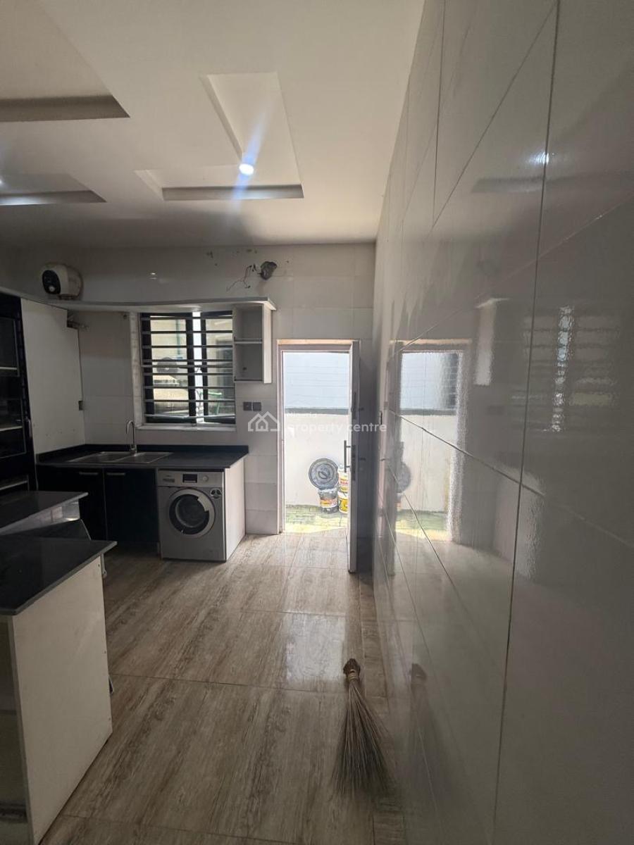 a Specious Master Bedroom in Conservation Road, Conservation Road Toll Gate, Lekki, Lagos, Self Contain (single Rooms) for Rent