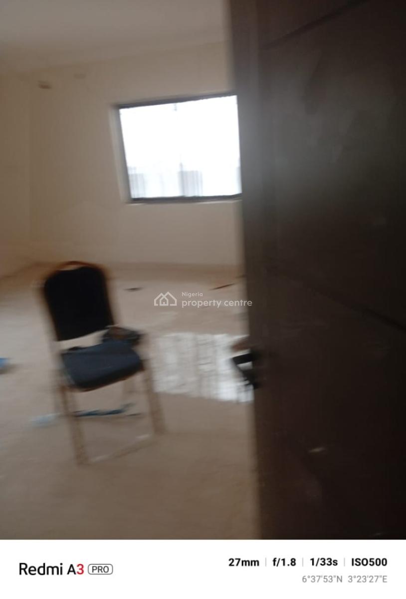 Newly Renovated 3 Bedroom Flat, Gra Phase 1, Magodo, Lagos, Flat / Apartment for Rent