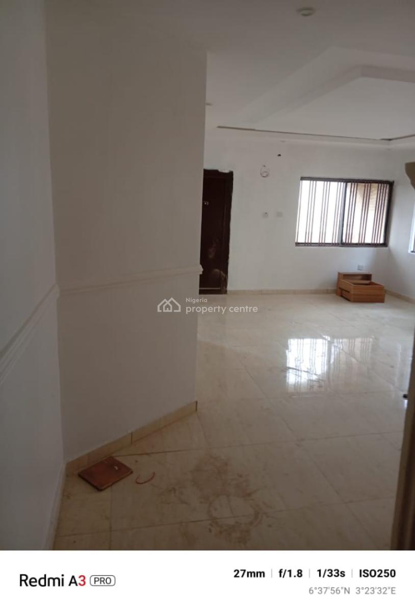 Newly Renovated 3 Bedroom Flat, Gra Phase 1, Magodo, Lagos, Flat / Apartment for Rent