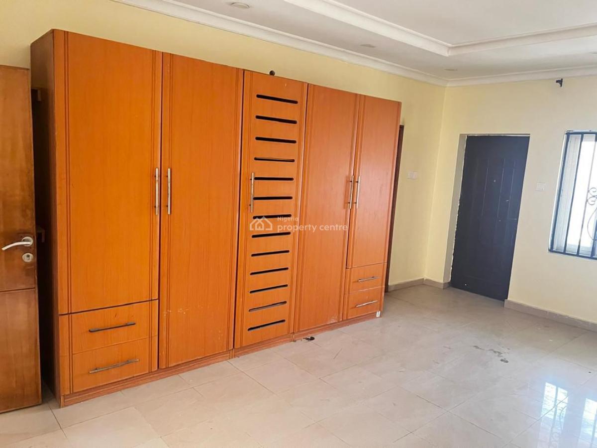 Clean and Spacious Services 3 Bedroom Flat, Osapa London, Lekki, Lagos, Flat / Apartment for Rent