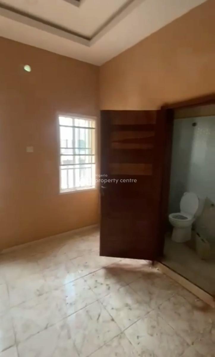 Spacious Standard One Bedroom Apartment, Onike, Iwaya, Yaba, Lagos, Mini Flat (room and Parlour) for Rent